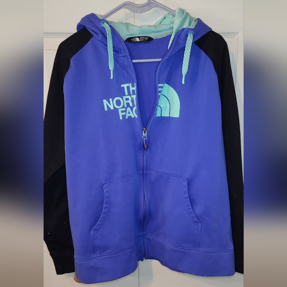 Women's Northface Sweatshirt
